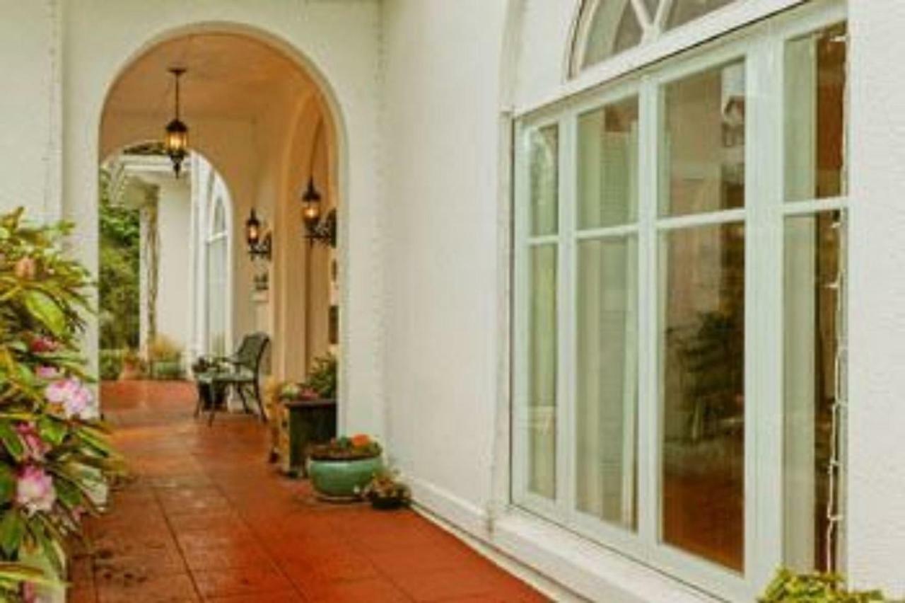 The Villa Bed & Breakfast (Adults Only) Tacoma Exteriör bild
