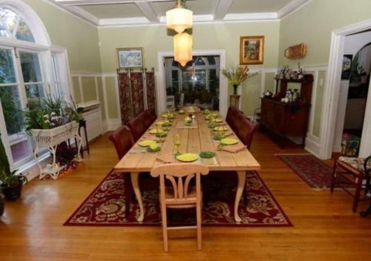 The Villa Bed & Breakfast (Adults Only) Tacoma Exteriör bild